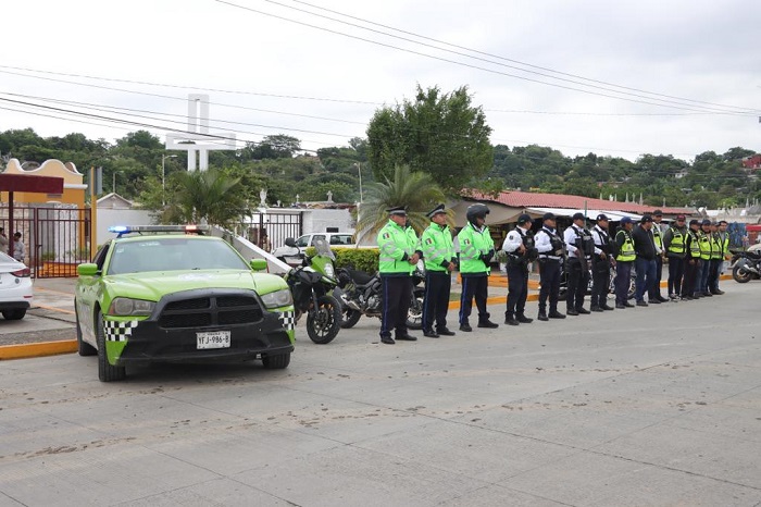 Arranca  operativo vial  en panteones de Poza Rica.