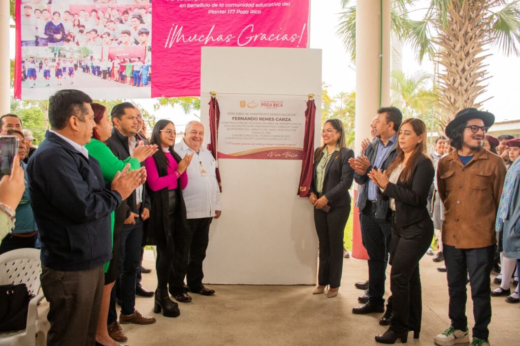 Ayuntamiento de Poza Rica construye domo en el CONALEP