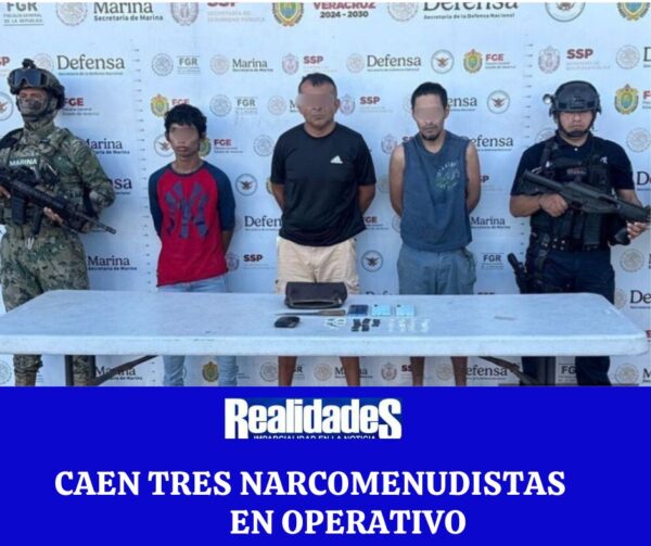 Voluntarios rescatan a 12 personas (8)